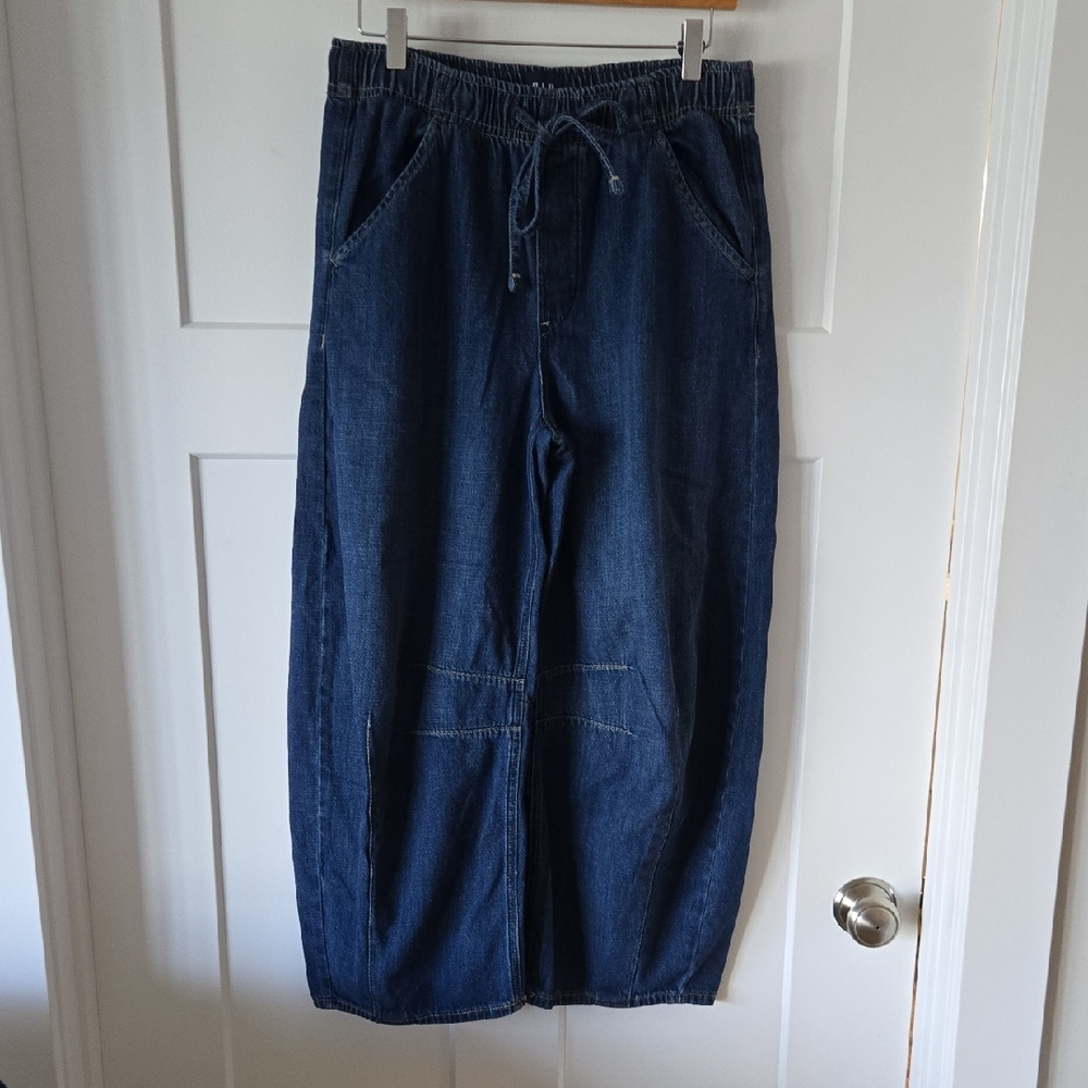 Gap Barrel Leg Easy Jeans